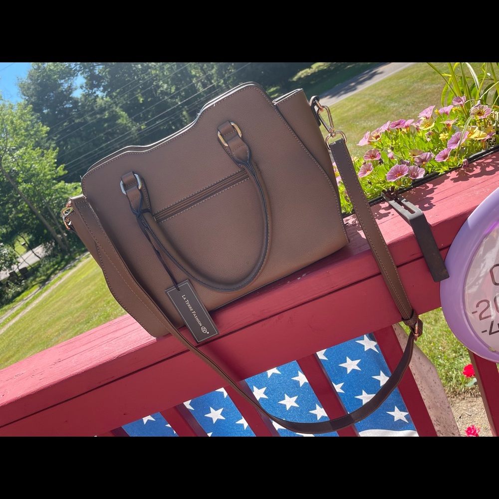 La Terre Fashion handbag